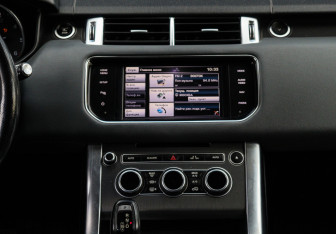 Подержанный автомобиль Land Rover Range Rover Sport 2013 года (10 фото)