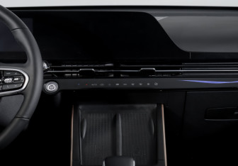 Подержанный автомобиль Omoda C5 2023 года (13 фото)