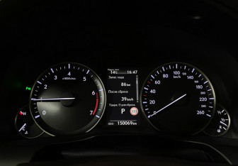 Подержанный автомобиль Lexus ES 2015 года (11 фото)