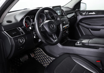 Подержанный автомобиль Mercedes-Benz GLE 2016 года (15 фото)