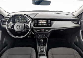 Подержанный автомобиль Skoda Rapid Liftback 2021 года (14 фото)