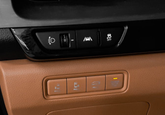 Подержанный автомобиль Kia Carnival 2022 года (19 фото)