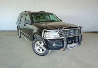 Подержанный автомобиль Ford Explorer 2003 года (3 фото)
