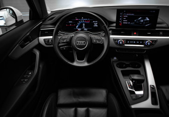 Подержанный автомобиль Audi A4 Sedan 2021 года (9 фото)