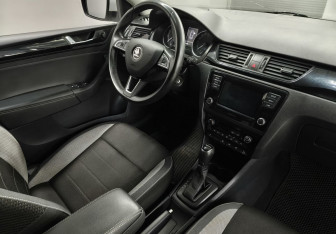 Подержанный автомобиль Skoda Rapid Liftback 2019 года (11 фото)