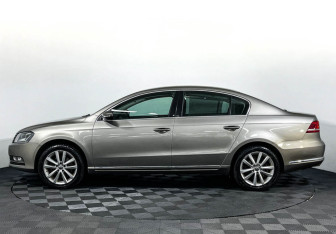 Подержанный автомобиль Volkswagen Passat Sedan 2012 года (8 фото)