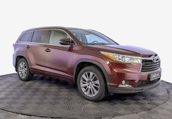 Подержанный автомобиль Toyota Highlander 2014 года (3 фото)