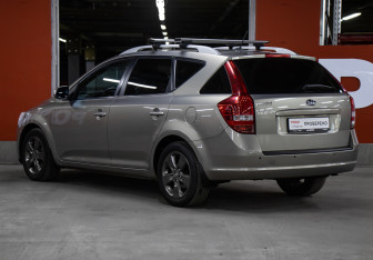 Подержанный автомобиль Kia Ceed Wagon 2011 года (7 фото)