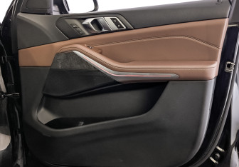 Подержанный автомобиль BMW X5 2019 года (24 фото)