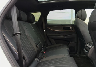 Подержанный автомобиль Jaecoo J8 2024 года (28 фото)