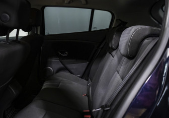 Подержанный автомобиль Renault Megane Hatchback 2012 года (13 фото)