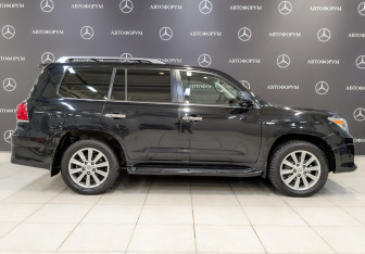 Подержанный автомобиль Lexus LX 2010 года (4 фото)