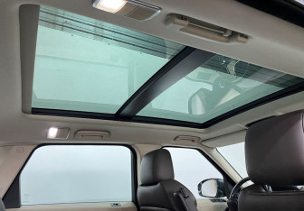 Подержанный автомобиль Land Rover Range Rover Sport 2017 года (20 фото)