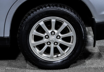 Подержанный автомобиль Mitsubishi ASX 2011 года (15 фото)