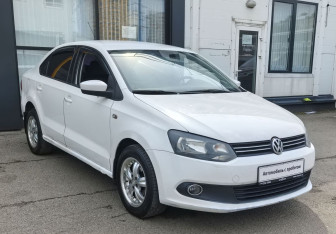 Подержанный автомобиль Volkswagen Polo Sedan 2010 года (3 фото)