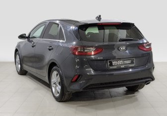 Подержанный автомобиль Kia Ceed Hatchback 2021 года (7 фото)
