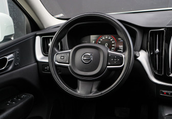 Подержанный автомобиль Volvo XC60 2019 года (12 фото)