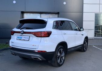 Подержанный автомобиль Changan CS75 2022 года (8 фото)