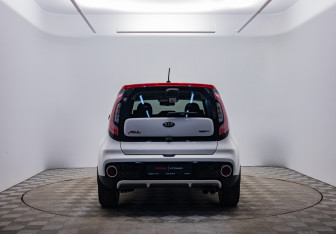 Подержанный автомобиль Kia Soul 2016 года (6 фото)