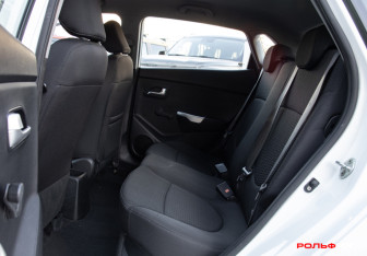 Подержанный автомобиль Kia Rio Hatchback 2014 года (6 фото)