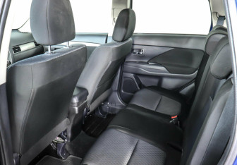 Подержанный автомобиль Mitsubishi Outlander 2013 года (8 фото)