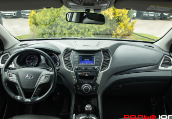 Подержанный автомобиль Hyundai Santa Fe 2015 года (10 фото)