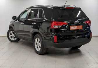 Подержанный автомобиль Kia Sorento 2014 года (7 фото)