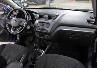 Подержанный автомобиль Kia Rio Sedan 2014 года (11 фото)