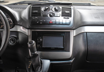 Подержанный автомобиль Mercedes-Benz Viano 2011 года (15 фото)