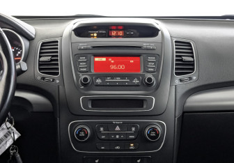 Подержанный автомобиль Kia Sorento 2013 года (15 фото)