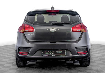 Подержанный автомобиль Kia Ceed Hatchback 2018 года (6 фото)