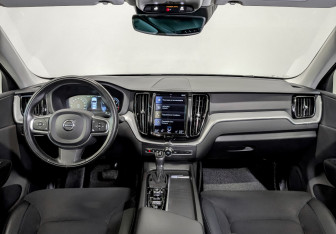 Подержанный автомобиль Volvo XC60 2021 года (14 фото)