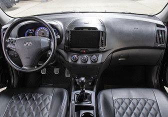 Подержанный автомобиль Hyundai Elantra Sedan 2008 года (14 фото)