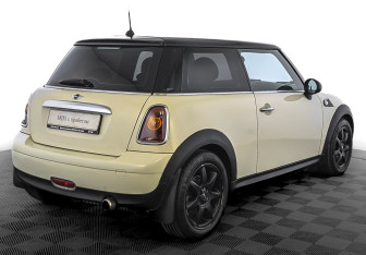 Подержанный автомобиль MINI Hatch 2008 года (5 фото)