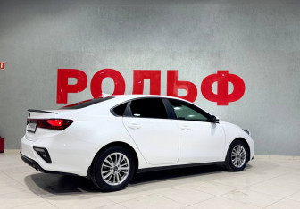 Подержанный автомобиль Kia Cerato Sedan 2020 года (4 фото)
