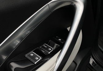 Подержанный автомобиль Chevrolet Captiva 2022 года (20 фото)