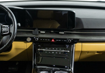 Подержанный автомобиль Kia Carnival 2020 года (10 фото)