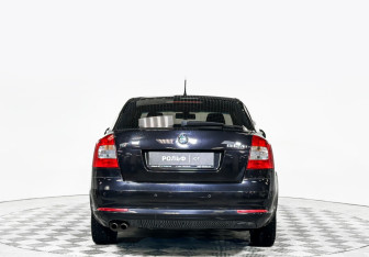 Подержанный автомобиль Skoda Octavia Liftback 2012 года (6 фото)