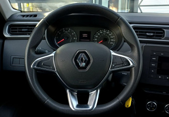 Подержанный автомобиль Renault Arkana 2019 года (12 фото)