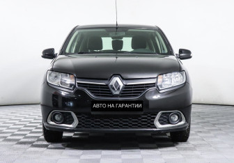 Подержанный автомобиль Renault Sandero 2015 года (2 фото)