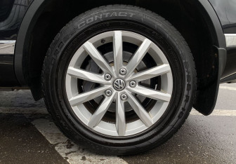 Подержанный автомобиль Volkswagen Touareg 2015 года (9 фото)
