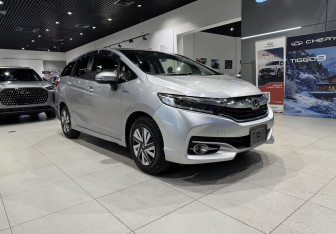 Подержанный автомобиль Honda Shuttle Wagon 2017 года (3 фото)