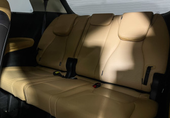Подержанный автомобиль Kia Carnival 2021 года (17 фото)