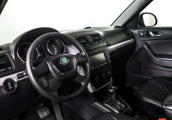 Подержанный автомобиль Skoda Yeti 2012 года (7 фото)