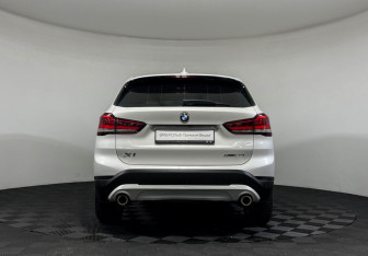 Подержанный автомобиль BMW X1 2019 года (4 фото)