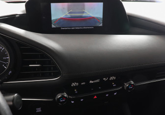 Подержанный автомобиль Mazda 3 Hatchback 2019 года (13 фото)