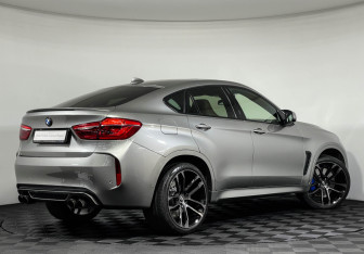 Подержанный автомобиль BMW X6 M 2016 года (2 фото)