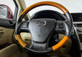 Подержанный автомобиль Lexus RX 2010 года (14 фото)