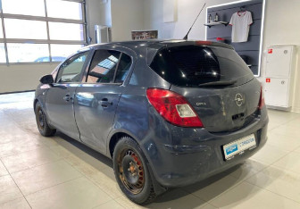 Подержанный автомобиль Opel Corsa 2008 года (6 фото)