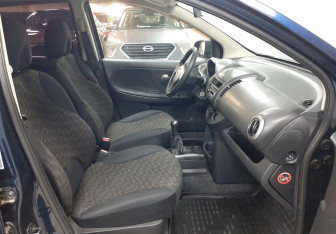 Подержанный автомобиль Nissan Note 2008 года (10 фото)